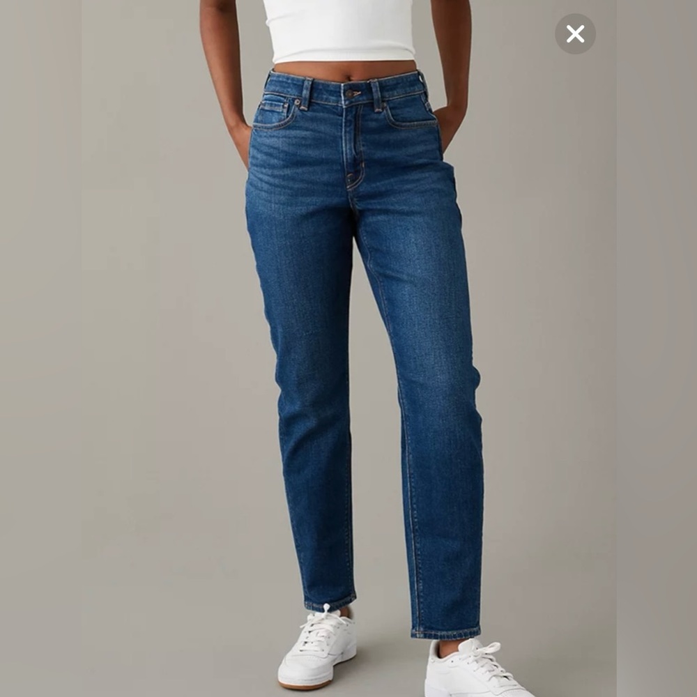 American Eagle Women’s size 10 Long high rise mom jeans.